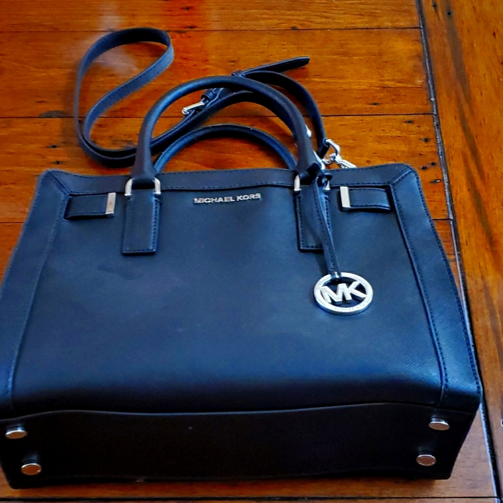 Black Michael Kors Purse with shoulder strap